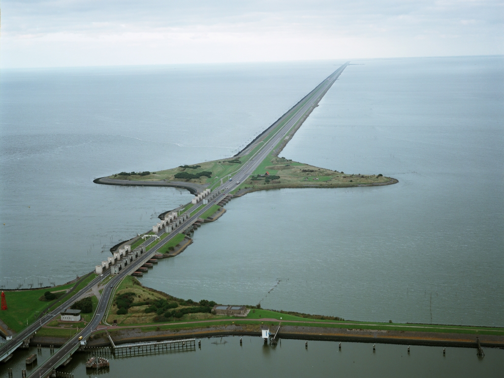 afsluitdijk